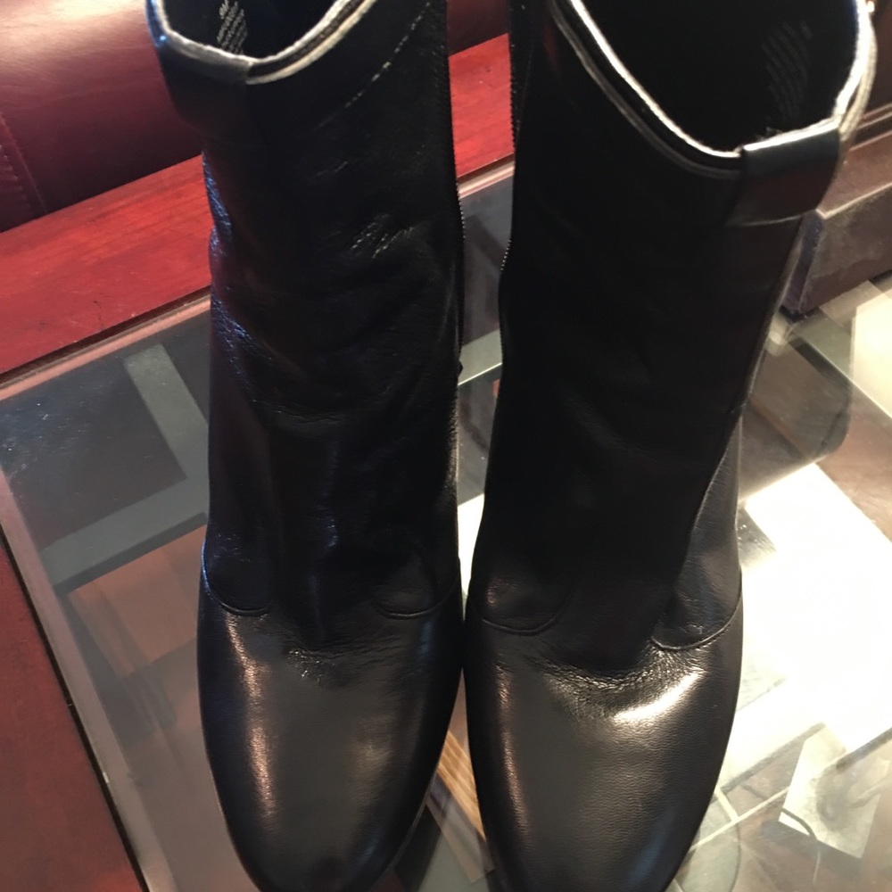 Womens Nine West 9M, 4inch heel  black ankle boots
